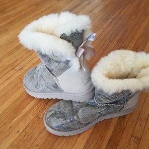 UGG Mini Bailey Bow Snake